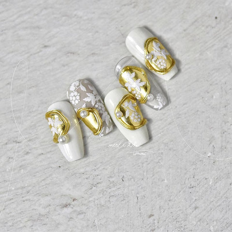 gold stamp nail design