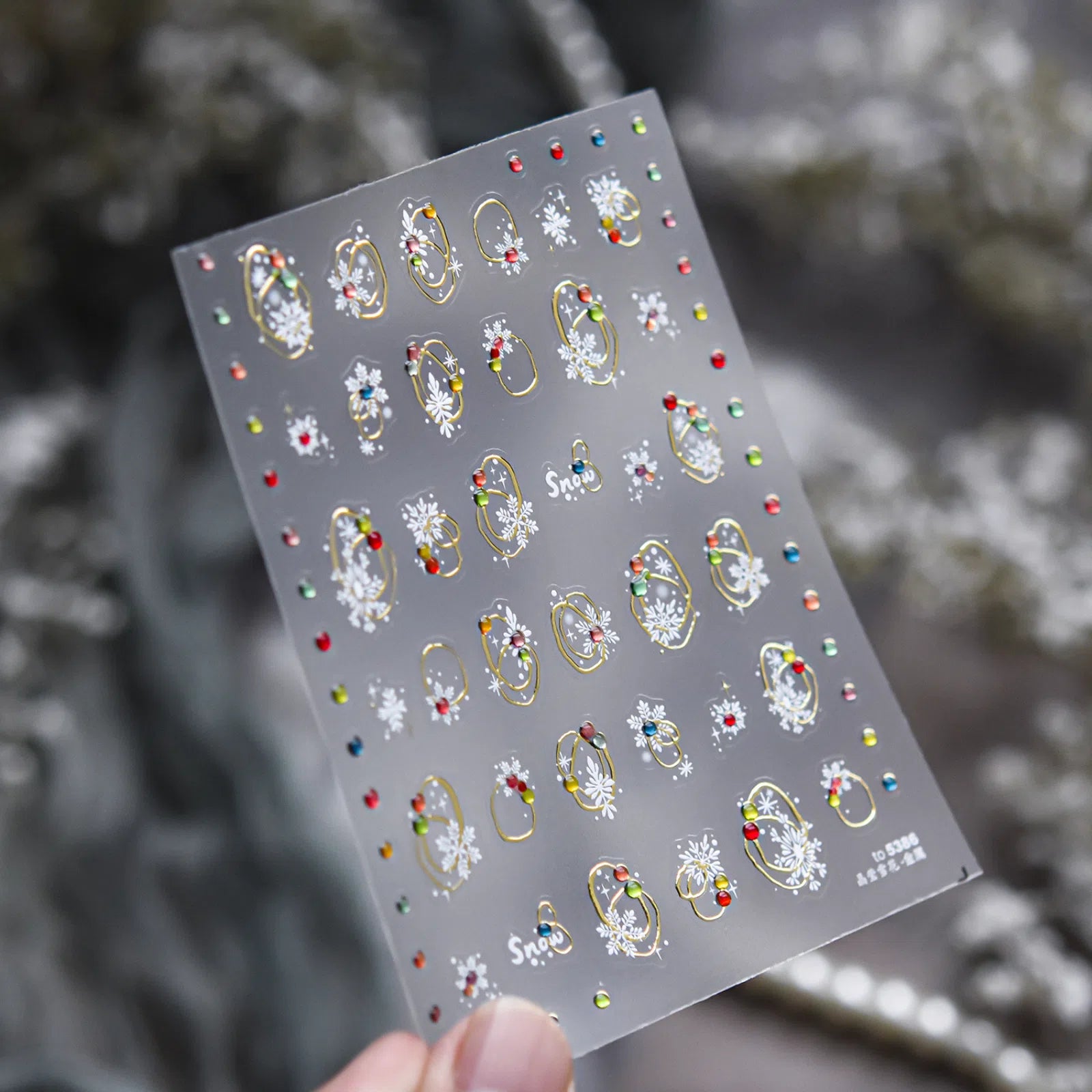 to5386 Colorful Snowflake Nail Stickers variant image - Tomoni Nail Art