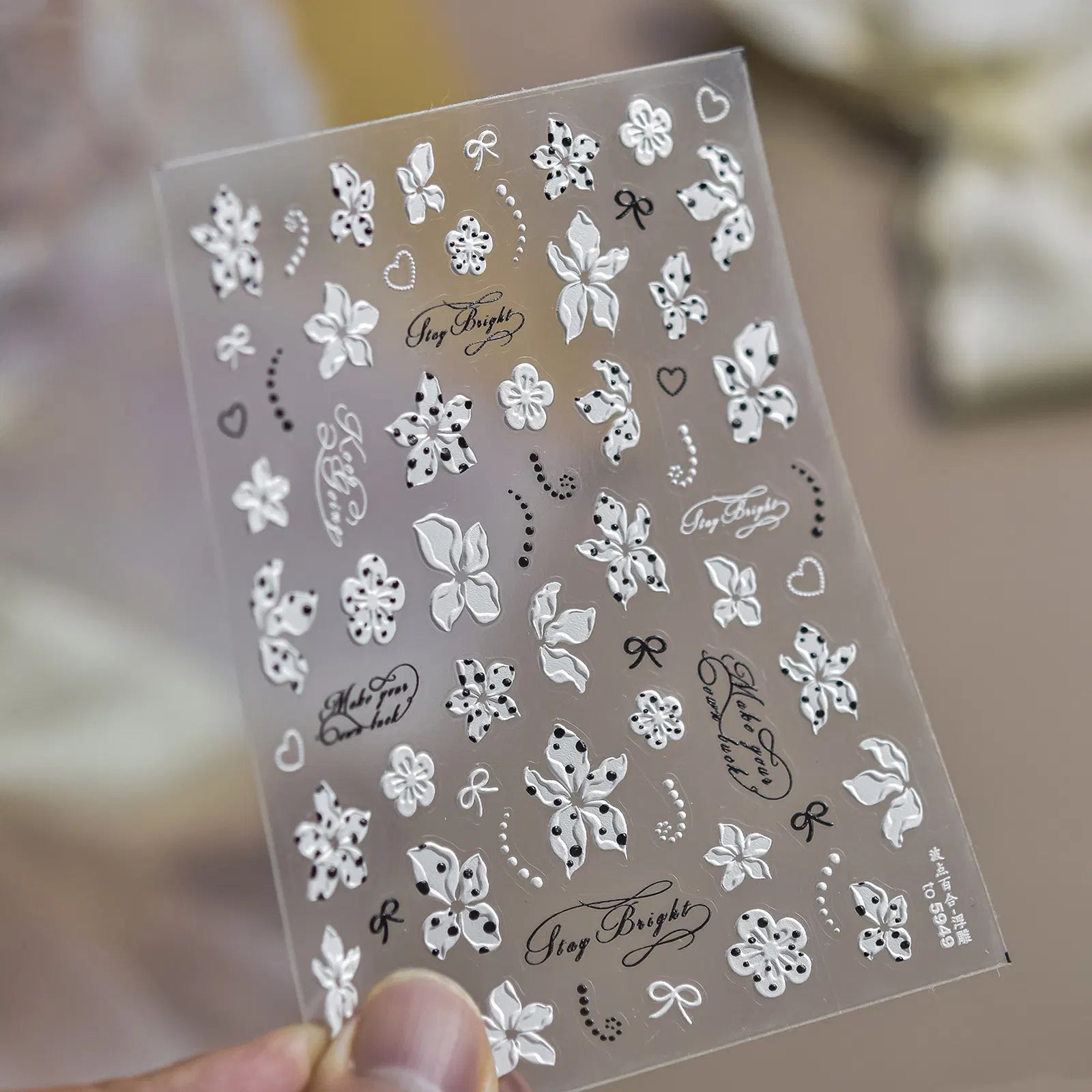 to5949 Lily Flower Nail Stickers variant image - Tomoni Nail Art