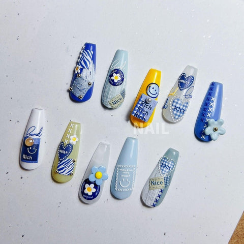 bule nail design